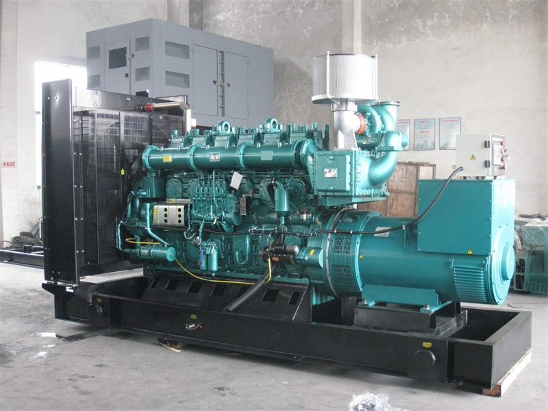 大城200KW 柴油发电机的油耗是多少？